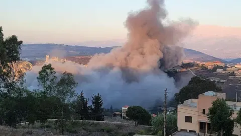 Israel's Bombing Raids Hit Southern Lebanese Territory