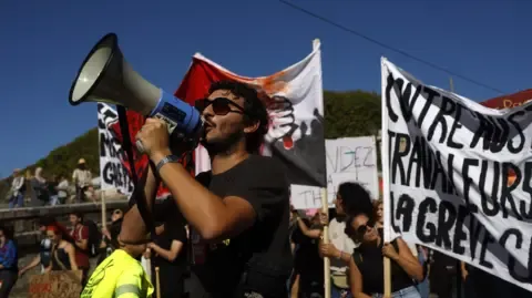 France-Wide Strikes Begin Against Fiscal Slashing