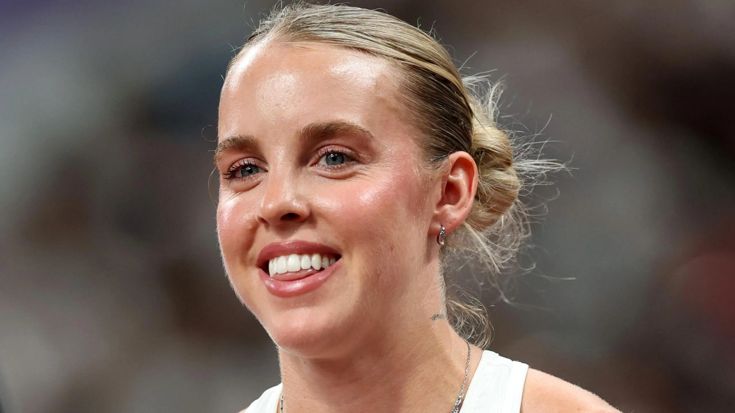 Hodgkinson Begins World Title Bid with Winning Start